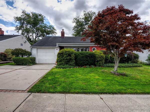 3758 Windsor Drive , Bethpage, NY 11714