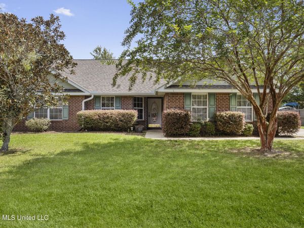 1622 Lori Drive, Ocean Springs, MS 39564