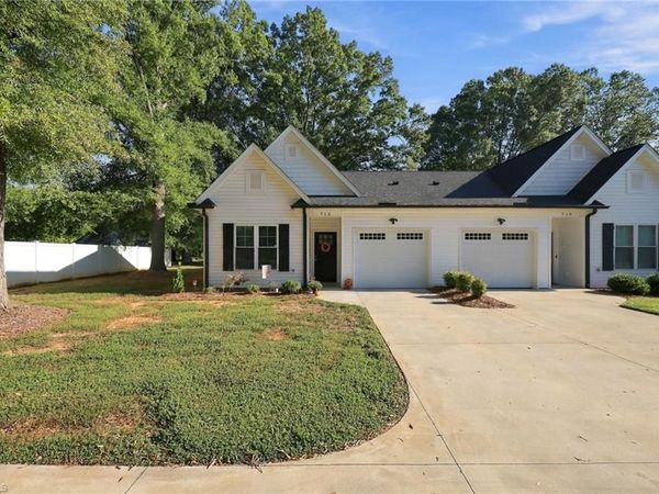 712 W Lee Avenue , Unit 8, Yadkinville, NC 27055