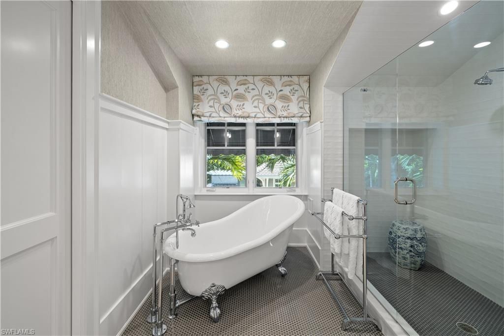 1963 Gulf Shore Blvd S, Naples, FL 34102 Photo