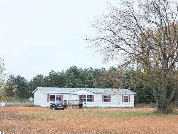 17538 Ridgeway Drive, Thompsonville, MI 49683