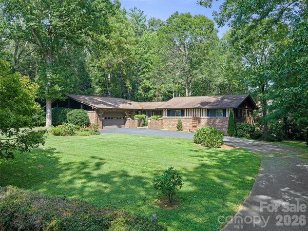 130 Brandon Road , Hendersonville, NC 28739