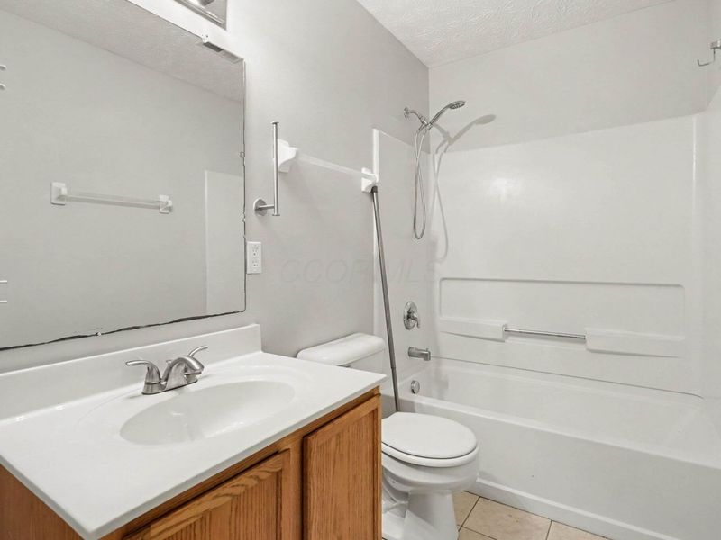 7512 Hemrich Drive , Canal Winchester, OH 43110 Photo 10