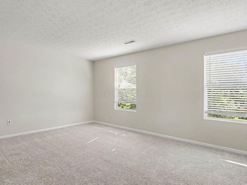 7512 Hemrich Drive , Canal Winchester, OH 43110 Photo 12