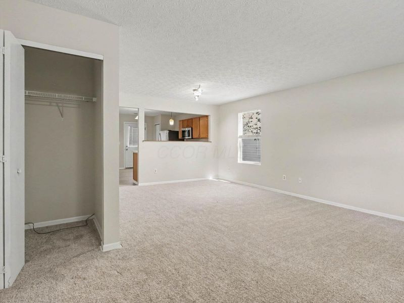 7512 Hemrich Drive , Canal Winchester, OH 43110 Photo 3