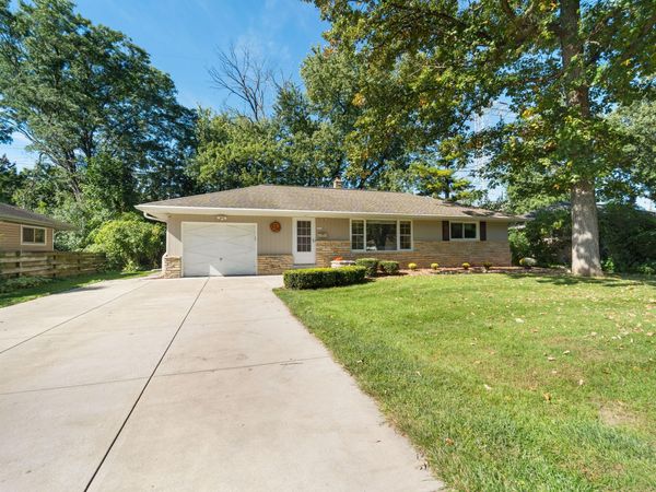 5937 N Sidney Pl, Glendale, WI 53209