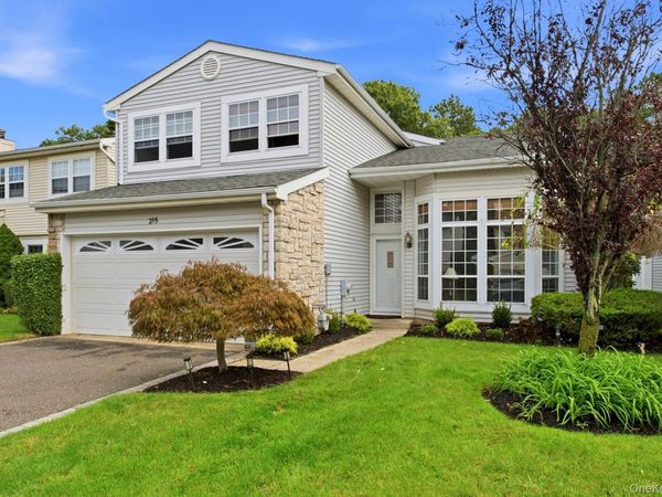 215 Fairfield Drive E, Holbrook, NY 11741