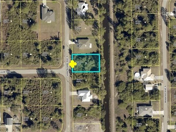 511 Hawthorne AVE S, LEHIGH ACRES, FL 33974