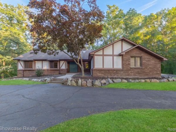 6138 Sundance Trail, Genoa Township, Mi 48116