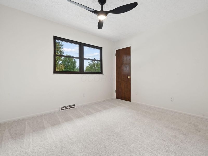 2900 Granada Hills Drive, Columbus, OH 43231 Photo 24