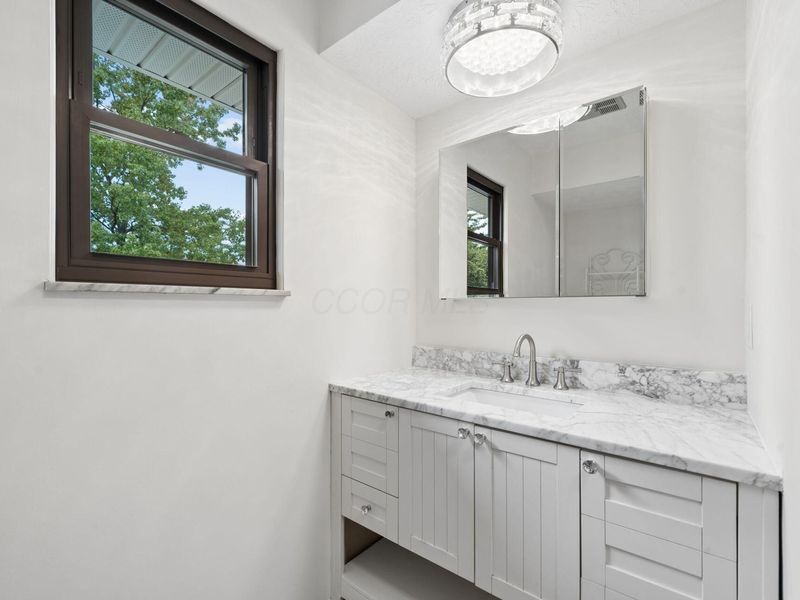 2900 Granada Hills Drive, Columbus, OH 43231 Photo 25