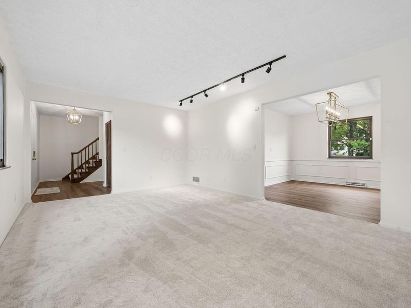 2900 Granada Hills Drive, Columbus, OH 43231 Photo 6