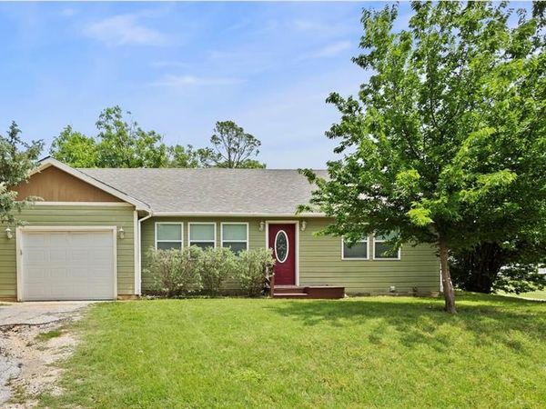 107 S Flower Lane, Chico, TX 76431