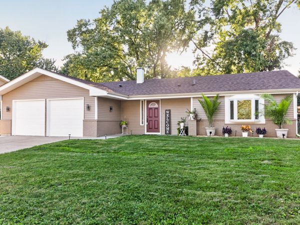 2S054 Avondale Lane , Lombard, IL 60148