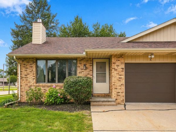 126 E Parkview Drive , Unit 002, Walcott, IA 52773