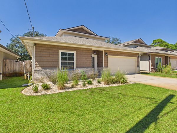 2143 Nina Street, Navarre, FL 32566
