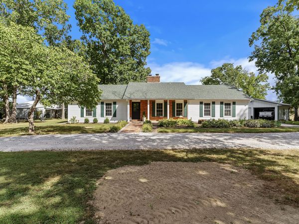 488 Oak Ridge Road, Sparta, MO 65753