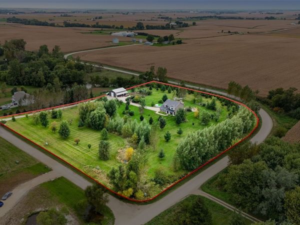 8201 218th Avenue, Martelle, IA 52305