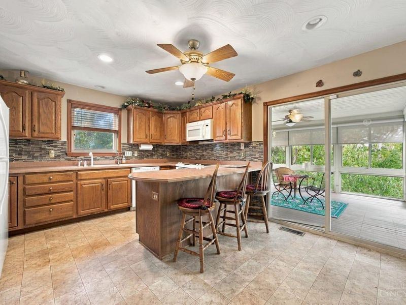 5460 Lakefront Drive, Green Township, OH 45247 Photo 13