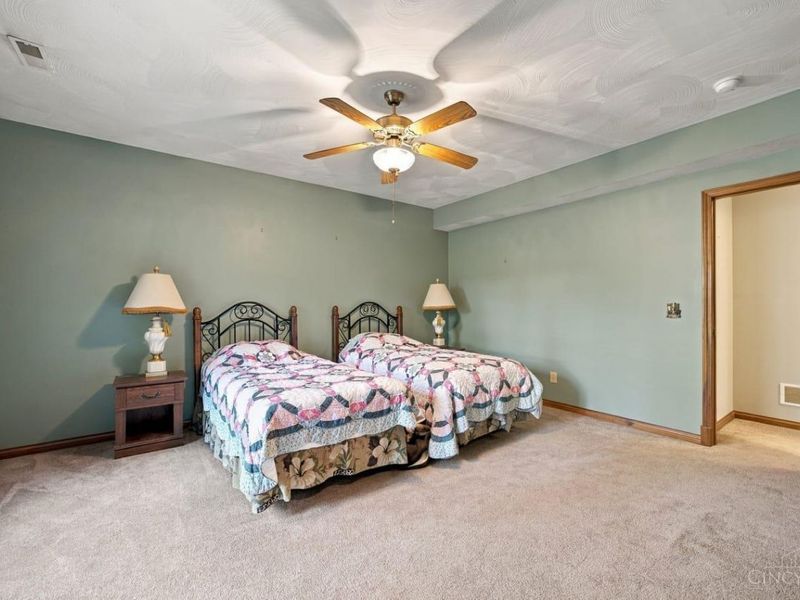 5460 Lakefront Drive, Green Township, OH 45247 Photo 33