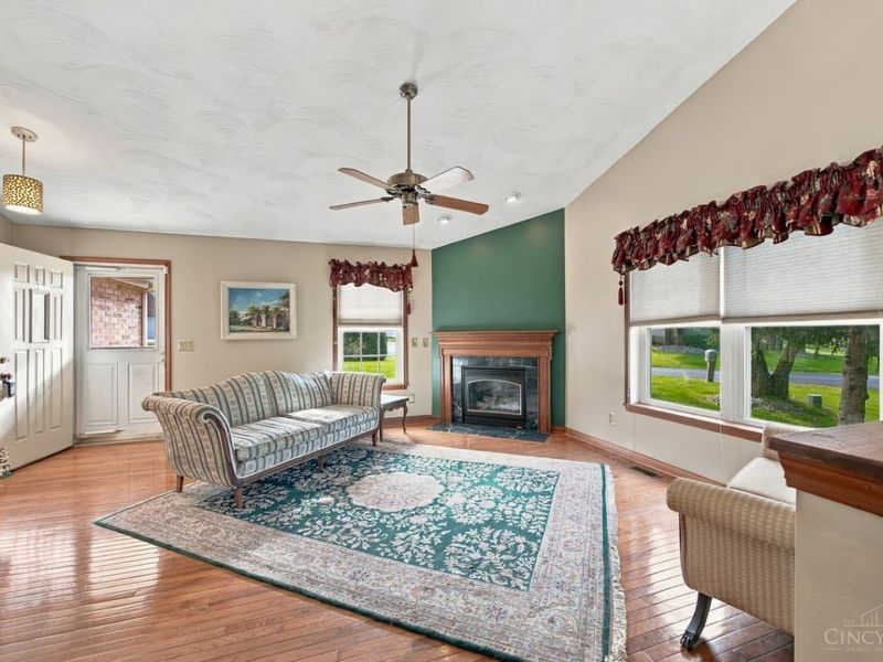5460 Lakefront Drive, Green Township, OH 45247 Photo 9