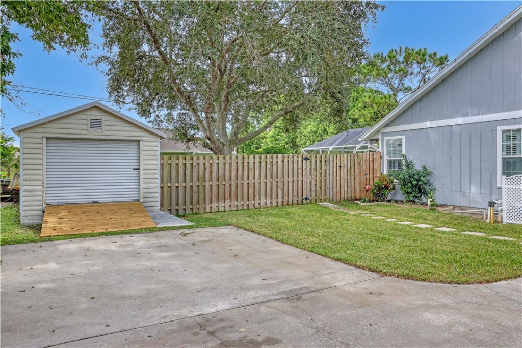 950 Genesee Avenue, Sebastian, FL 32958 Photo