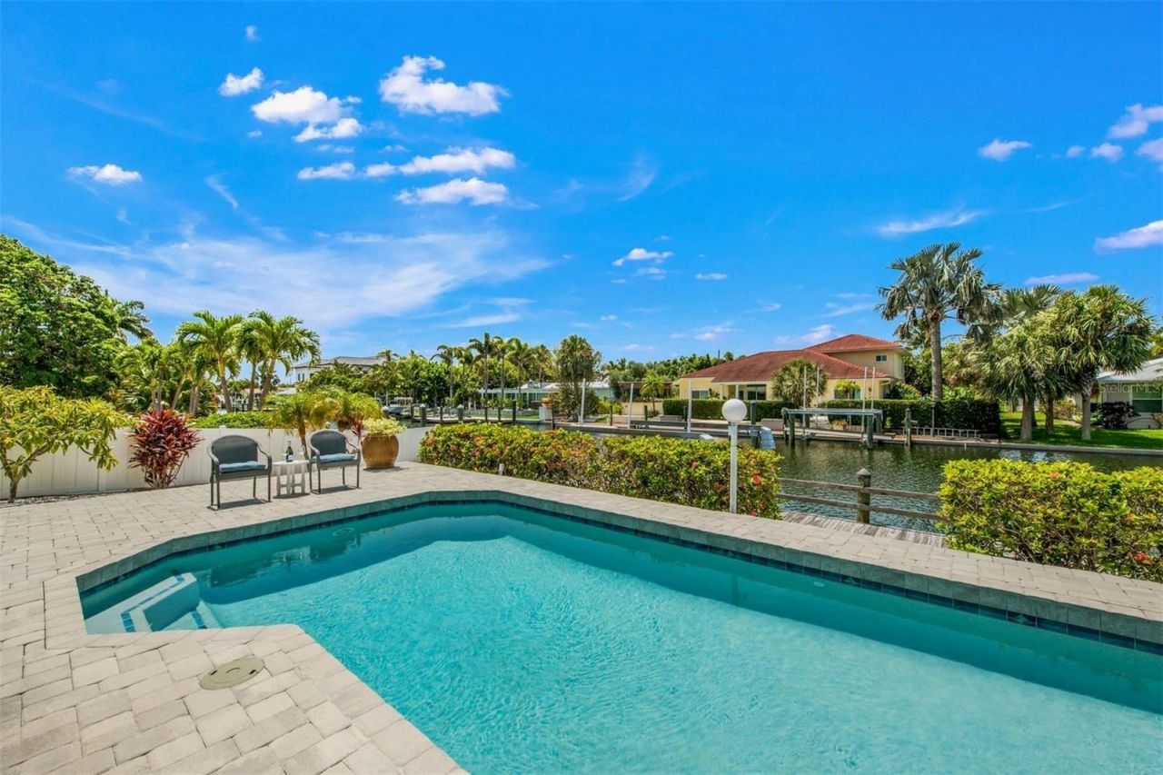 614 Gladstone Lane , Bradenton Beach, FL 34217 Photo