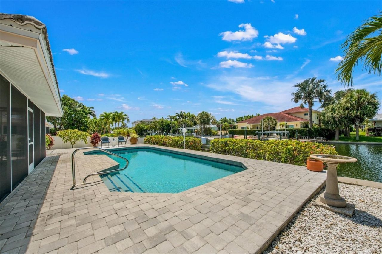614 Gladstone Lane , Bradenton Beach, FL 34217 Photo