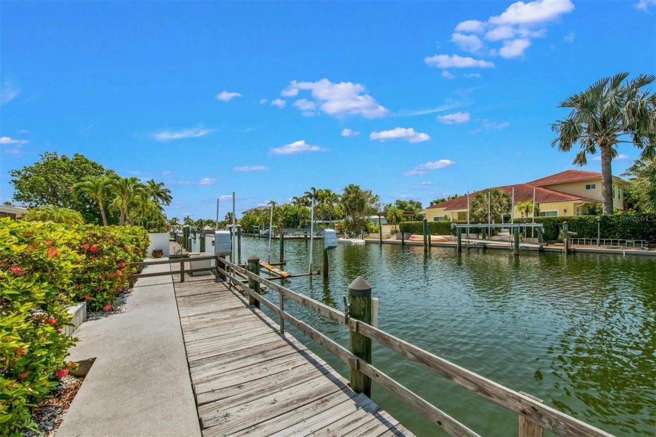 614 Gladstone Lane , Bradenton Beach, FL 34217 Photo