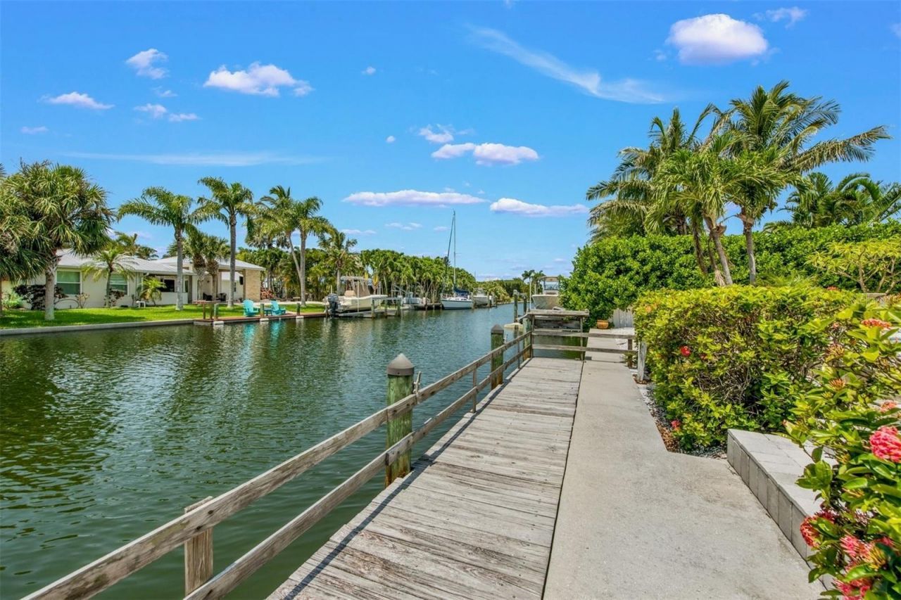 614 Gladstone Lane , Bradenton Beach, FL 34217 Photo