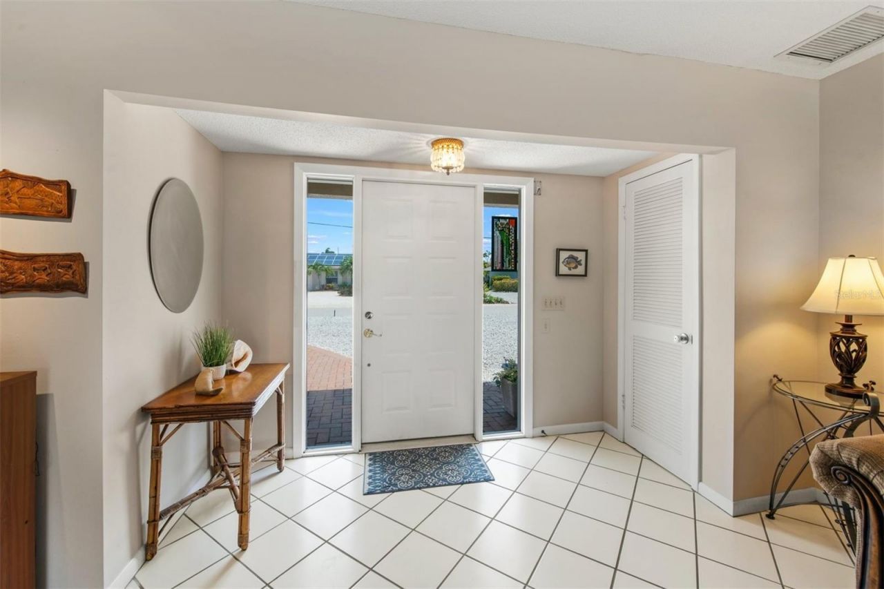 614 Gladstone Lane , Bradenton Beach, FL 34217 Photo