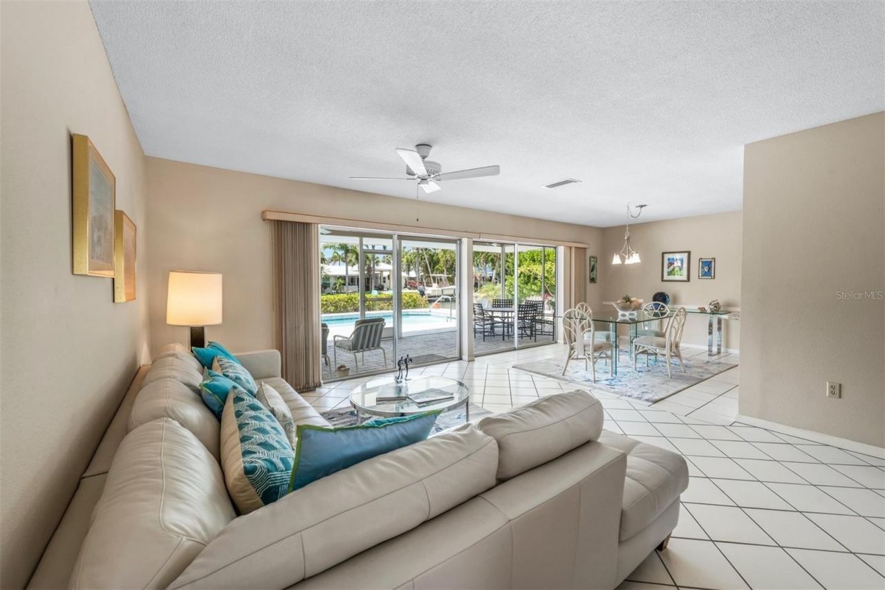 614 Gladstone Lane , Bradenton Beach, FL 34217 Photo