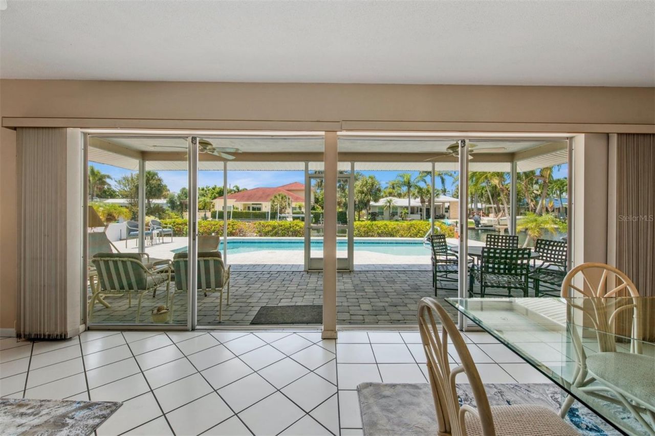 614 Gladstone Lane , Bradenton Beach, FL 34217 Photo