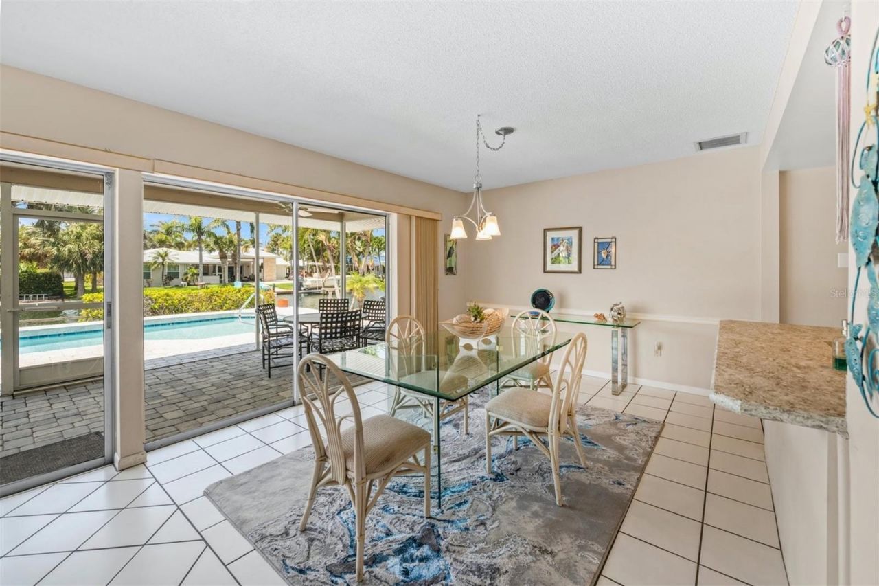 614 Gladstone Lane , Bradenton Beach, FL 34217 Photo