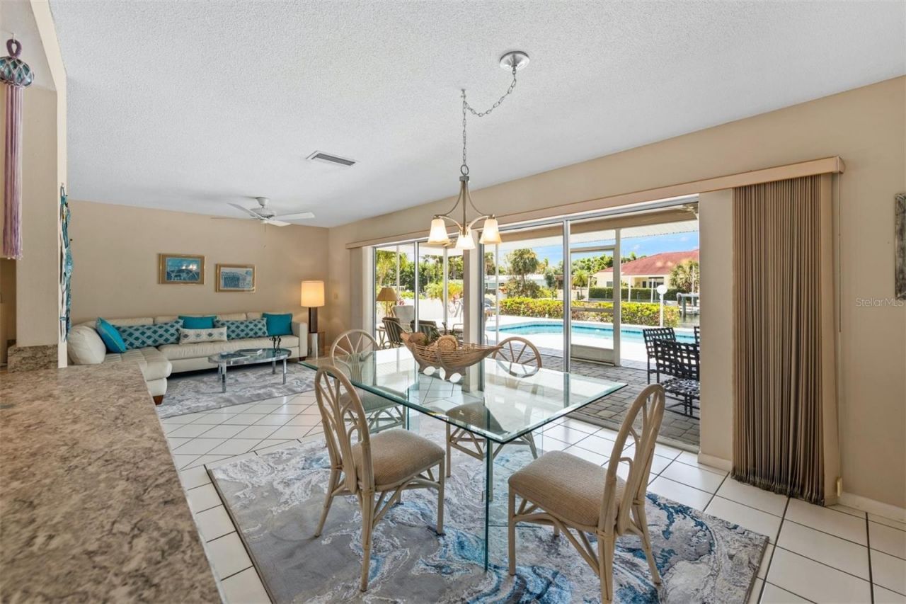 614 Gladstone Lane , Bradenton Beach, FL 34217 Photo