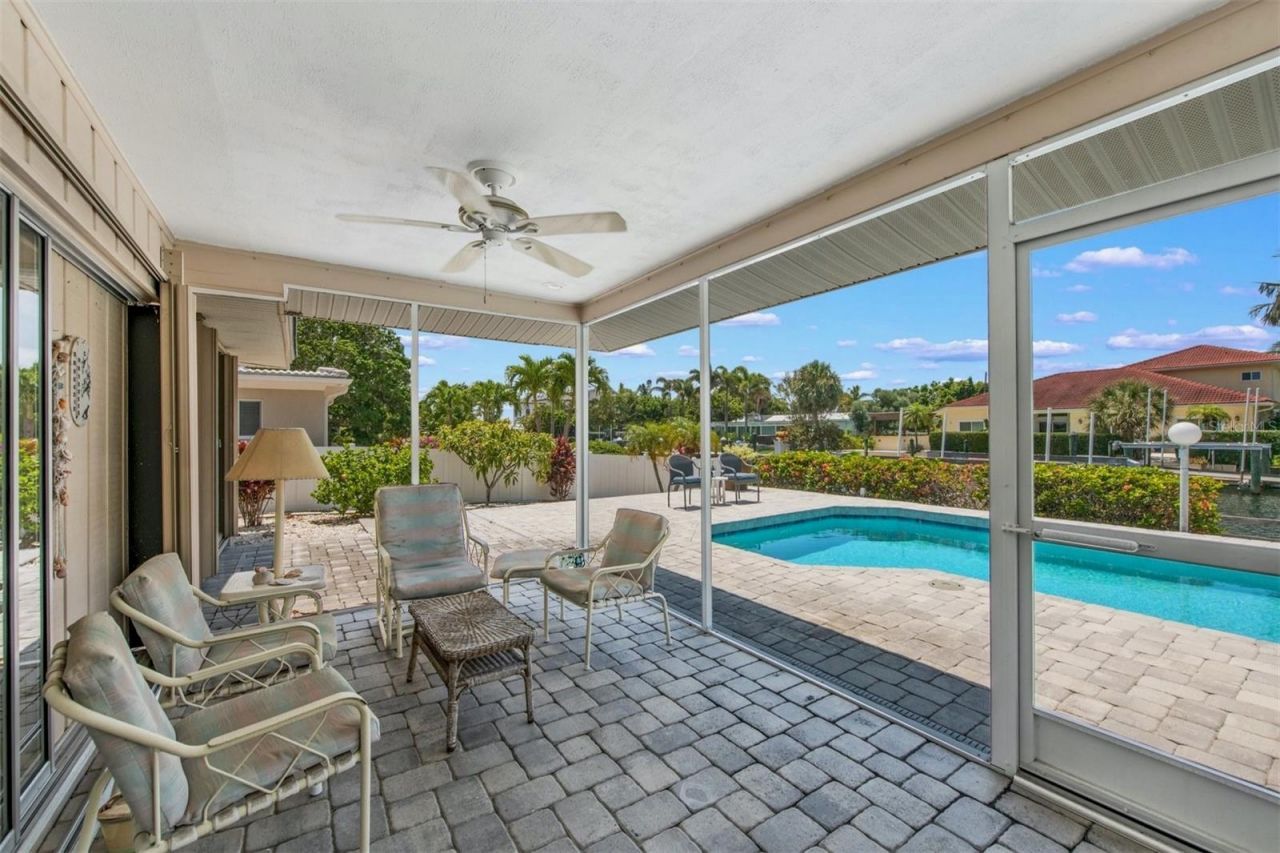 614 Gladstone Lane , Bradenton Beach, FL 34217 Photo