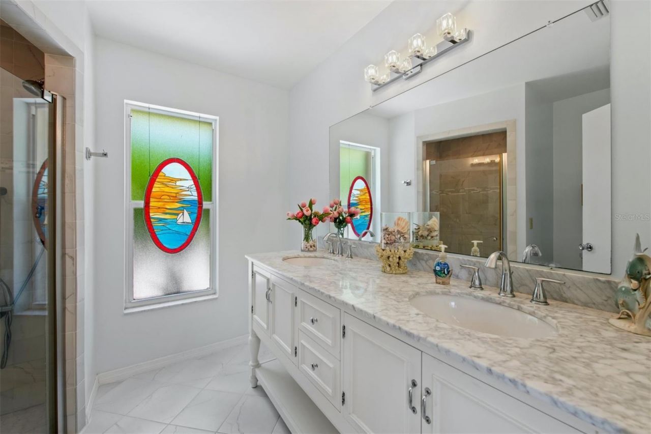 614 Gladstone Lane , Bradenton Beach, FL 34217 Photo