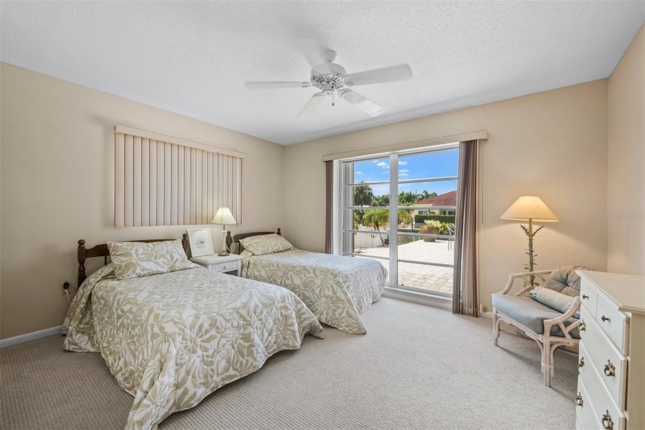 614 Gladstone Lane , Bradenton Beach, FL 34217 Photo