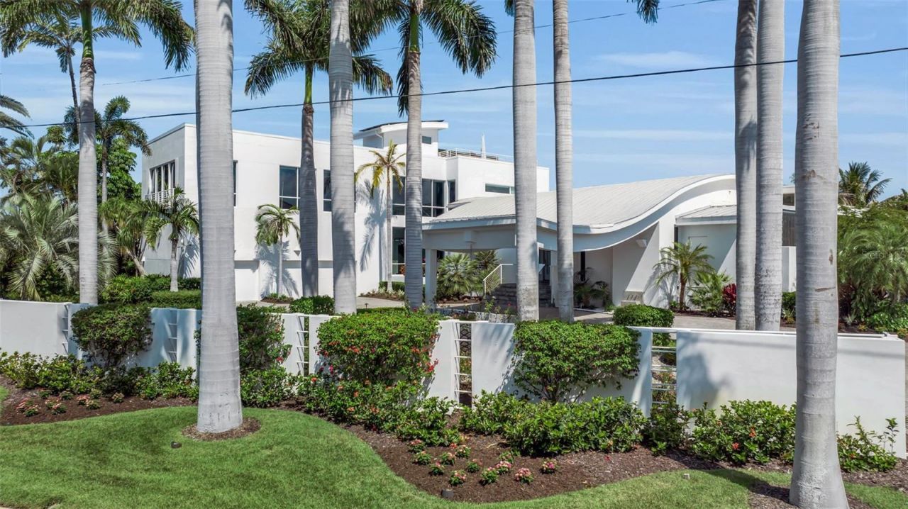 445 Mckinley Drive, Sarasota, FL 34236 Photo