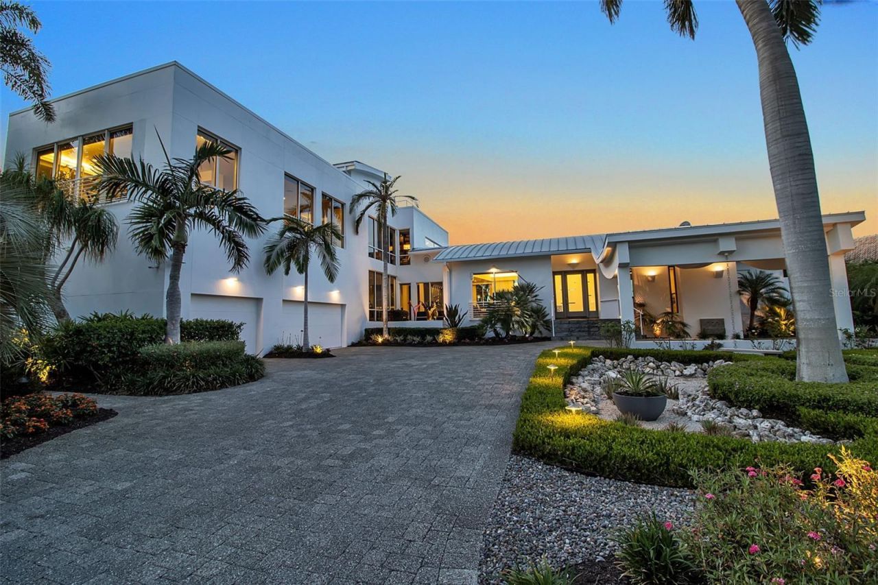 445 Mckinley Drive, Sarasota, FL 34236 Photo
