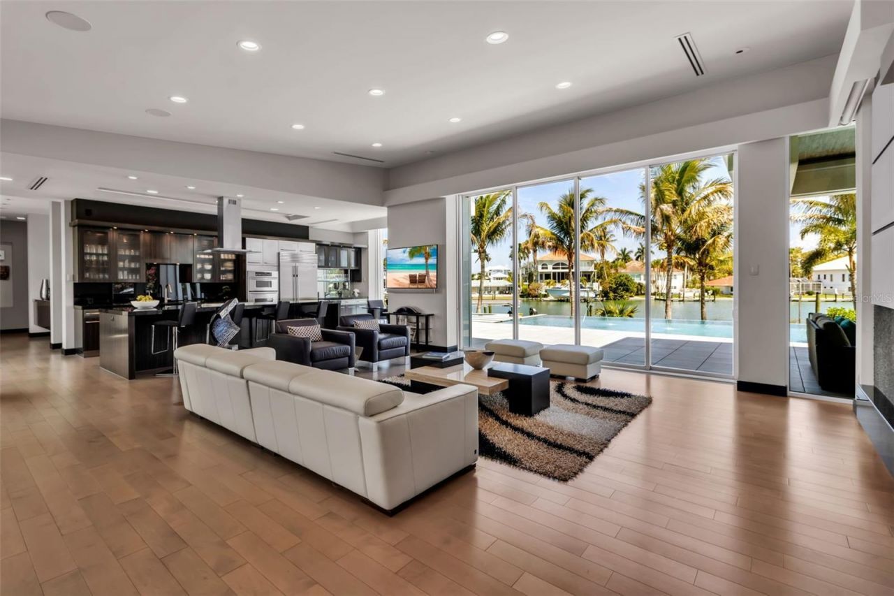 445 Mckinley Drive, Sarasota, FL 34236 Photo