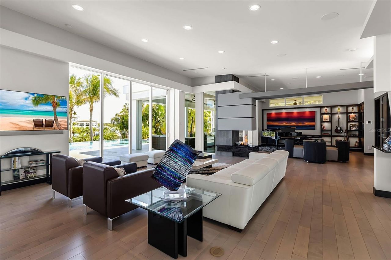 445 Mckinley Drive, Sarasota, FL 34236 Photo