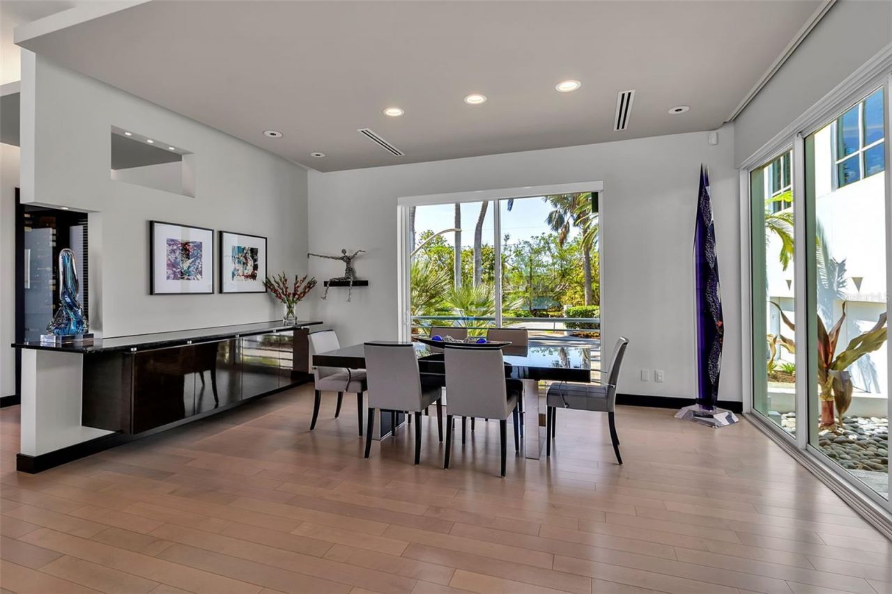 445 Mckinley Drive, Sarasota, FL 34236 Photo