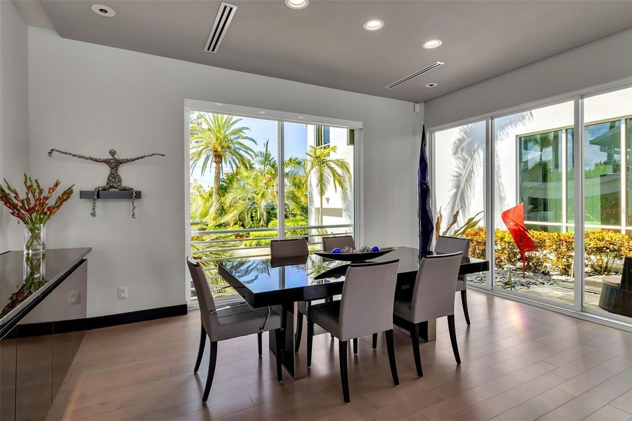 445 Mckinley Drive, Sarasota, FL 34236 Photo