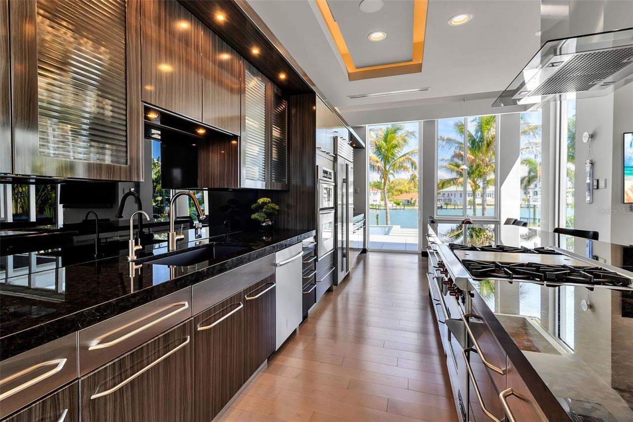 445 Mckinley Drive, Sarasota, FL 34236 Photo