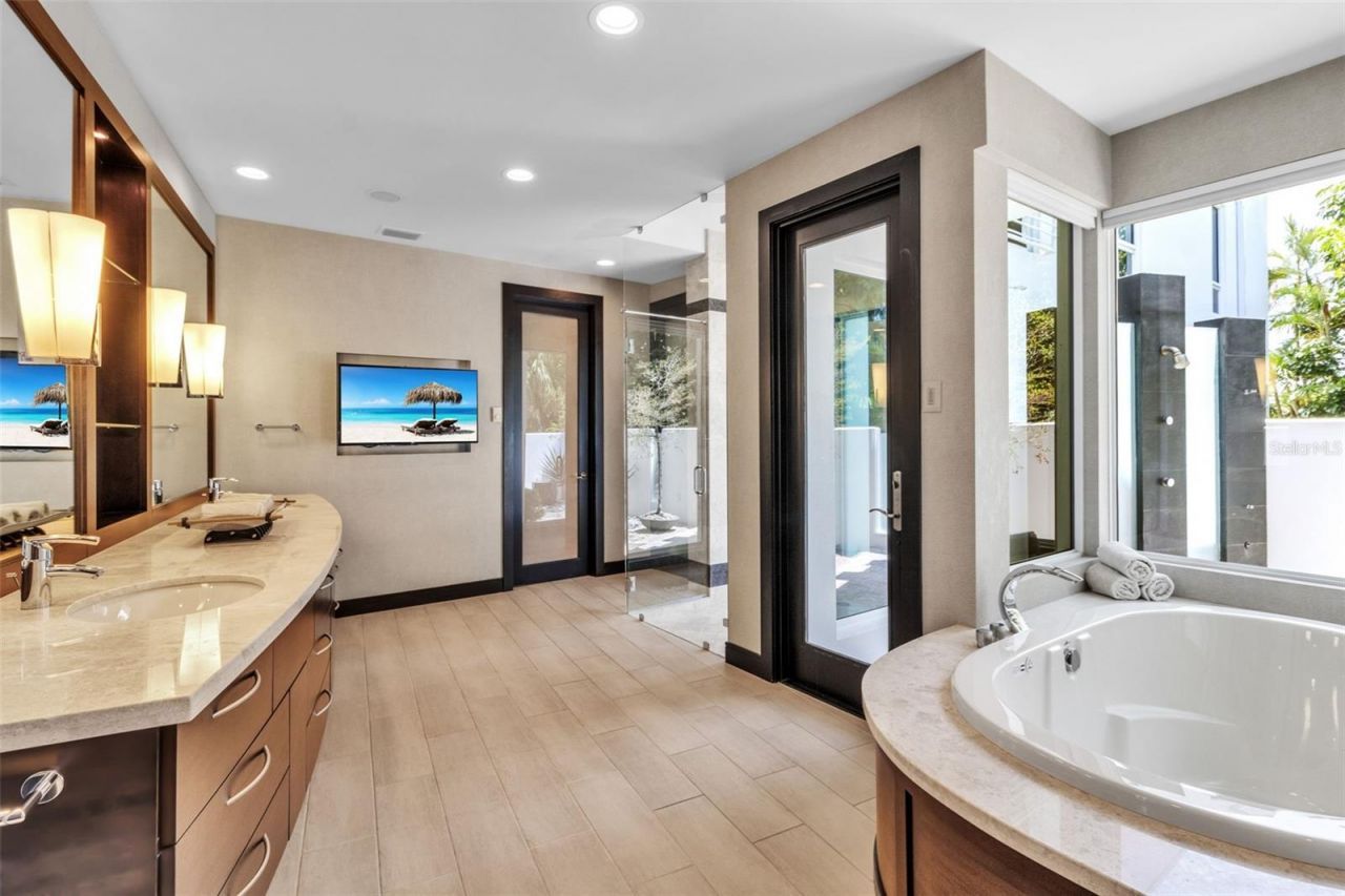 445 Mckinley Drive, Sarasota, FL 34236 Photo