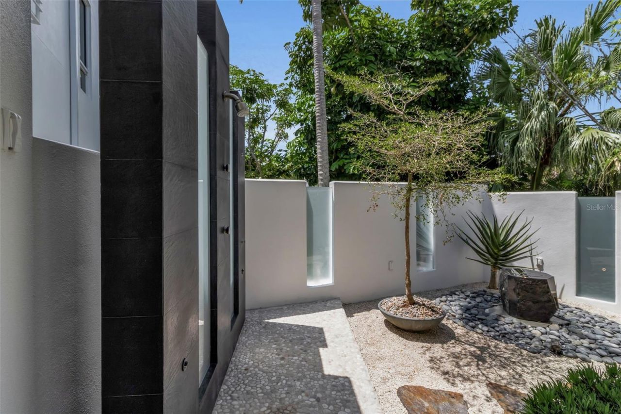 445 Mckinley Drive, Sarasota, FL 34236 Photo