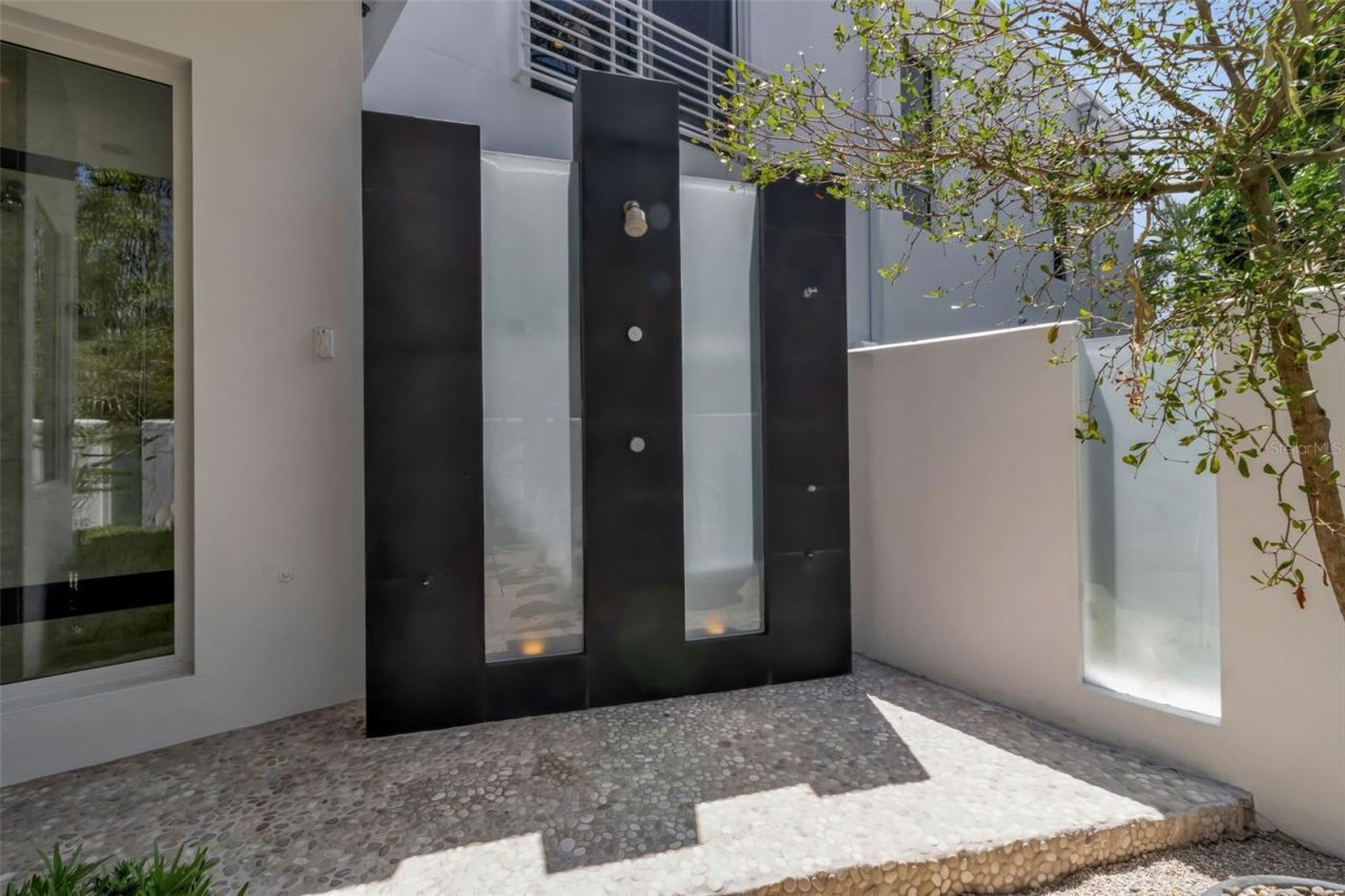 445 Mckinley Drive, Sarasota, FL 34236 Photo