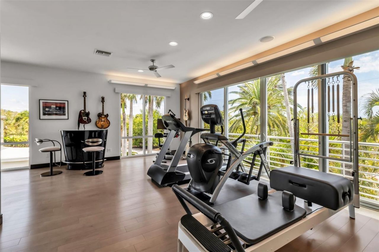 445 Mckinley Drive, Sarasota, FL 34236 Photo