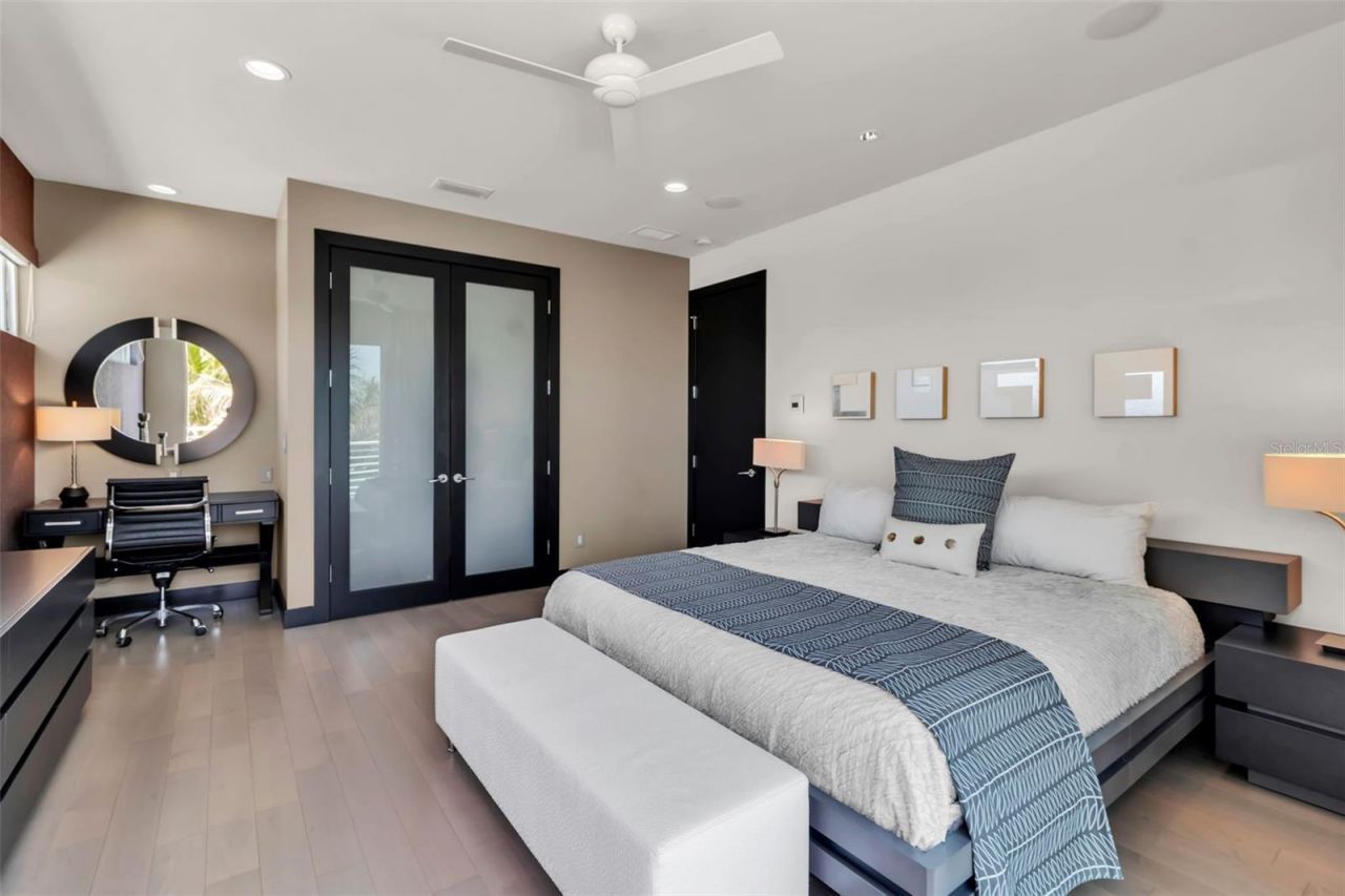 445 Mckinley Drive, Sarasota, FL 34236 Photo